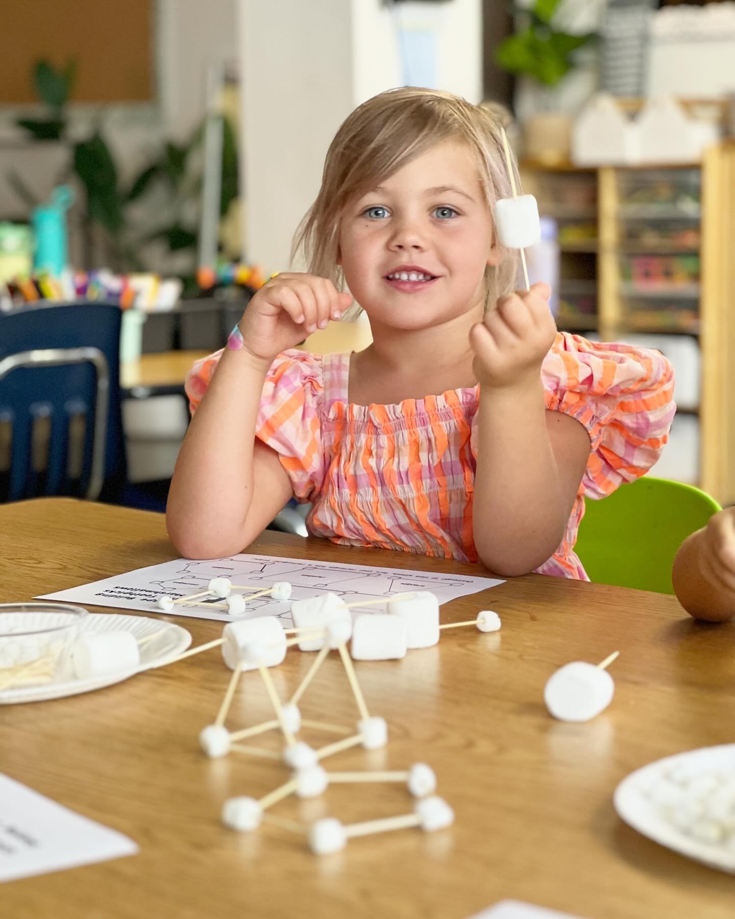 Building the future one marshmallow at a time! 🏗️✨ #ScienceWeek #STEMFun #YoungEngineers #MarshmallowEngineering